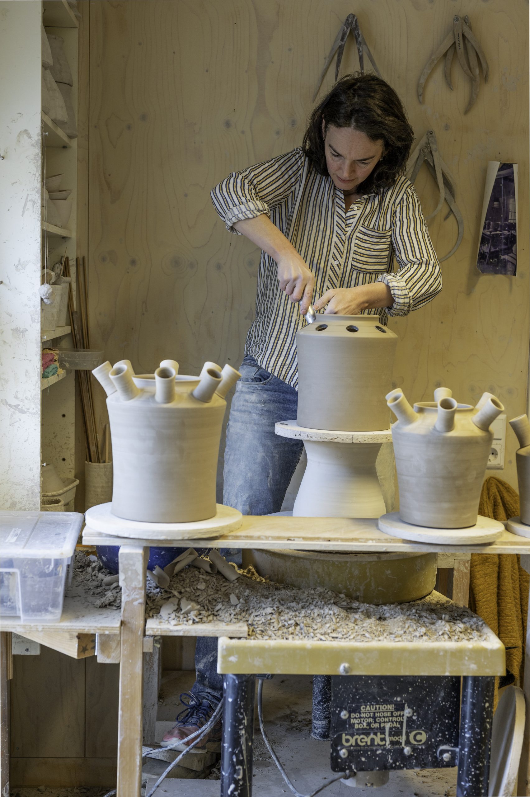 Floortje in haar atelier - Foto Esther Visser